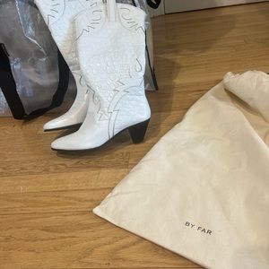 Brand new never worn By Far boots in white color size 8. Western style.